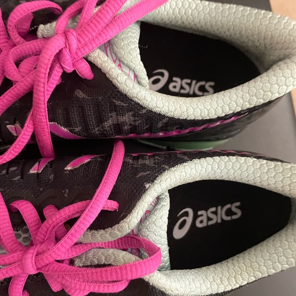 ASICS Kayano 22 - Picture 2 of 2